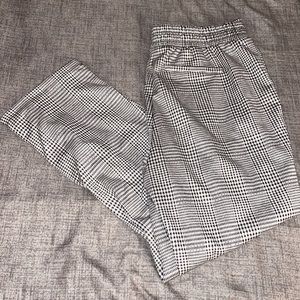 Womens capri black and white dress pants